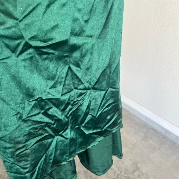 Green dress - Picture 2 of 3